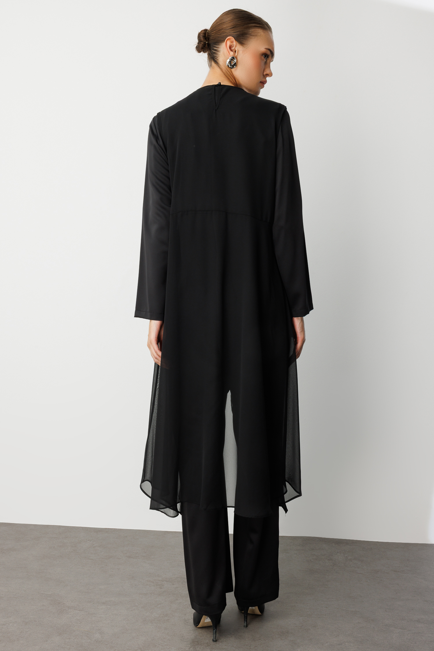 Mizalle Şifon Detaylı Uzun Saten Şık Siyah Tulum - 5