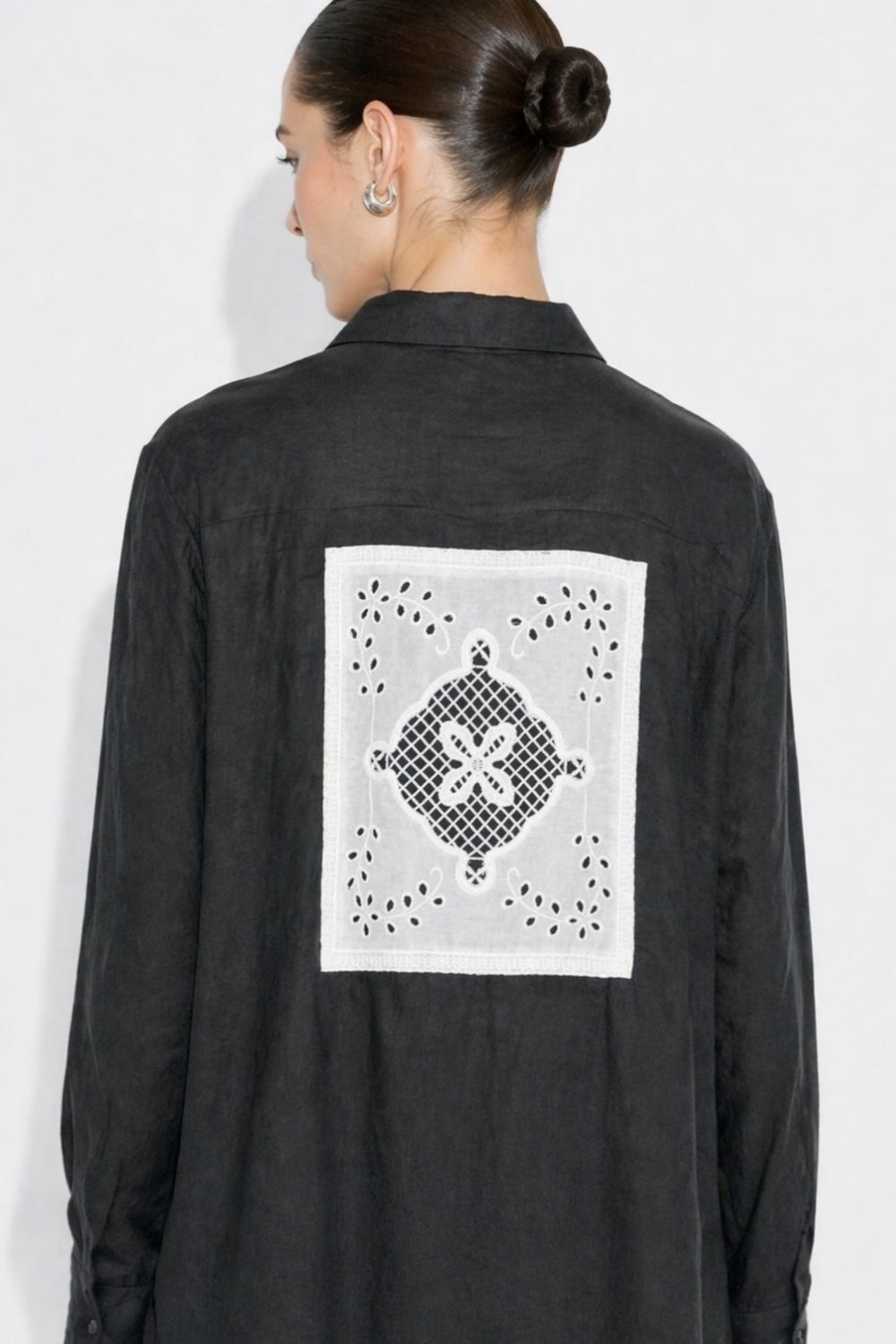 Mizalle Sırt Güpür Detaylı Siyah Gömlek Tunik - 3