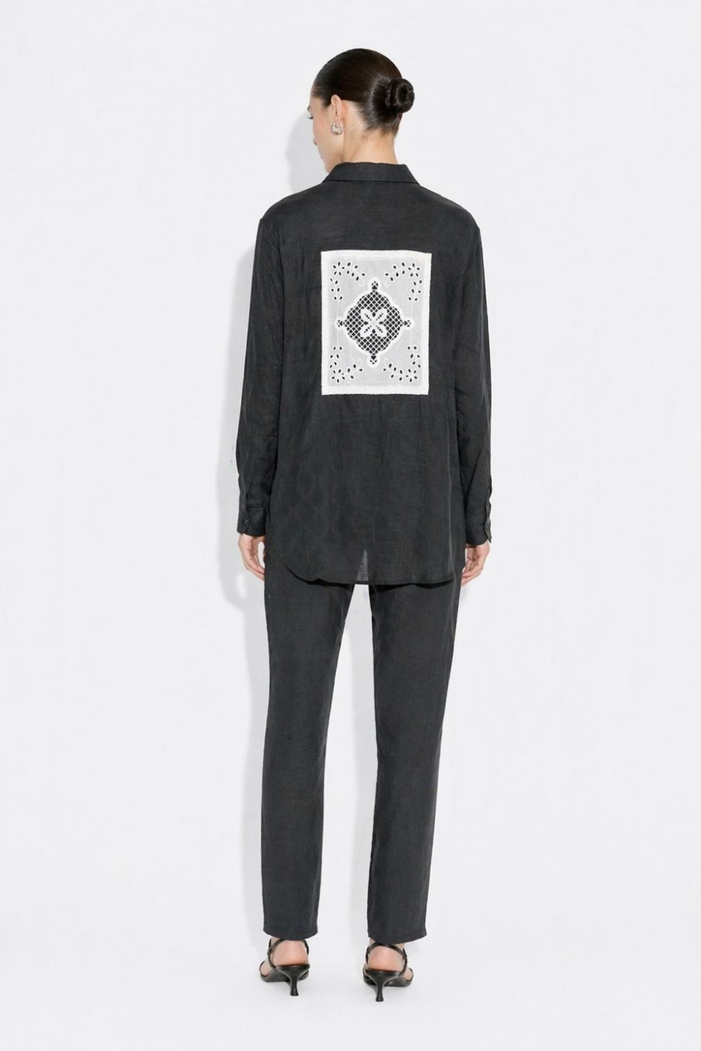 Mizalle Sırt Güpür Detaylı Siyah Gömlek Tunik - 4