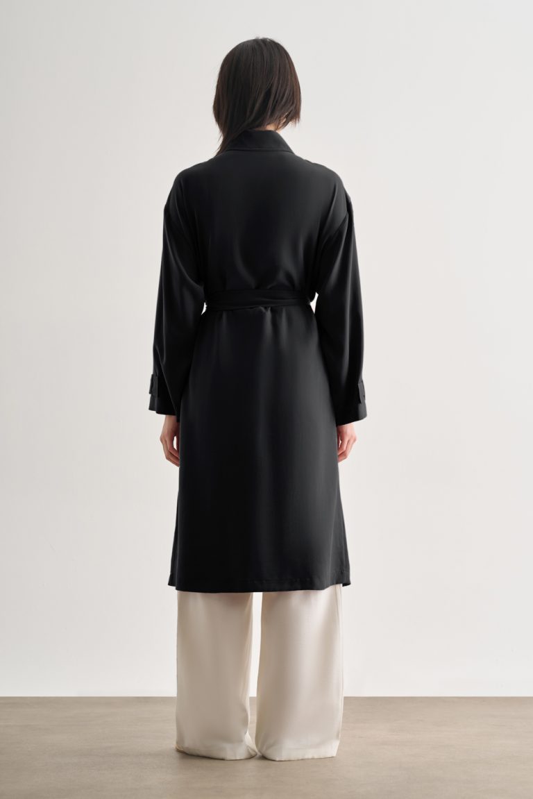 Mizalle Siyah Geniş Patlı Uzun Kuşaklı Gömlek Üst - Mizalle