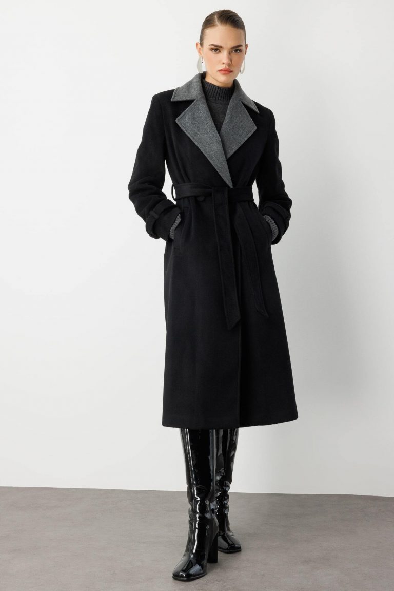 Mizalle Siyah Gri Detaylı Uzun Klasik Kaşe Kaban - Mizalle