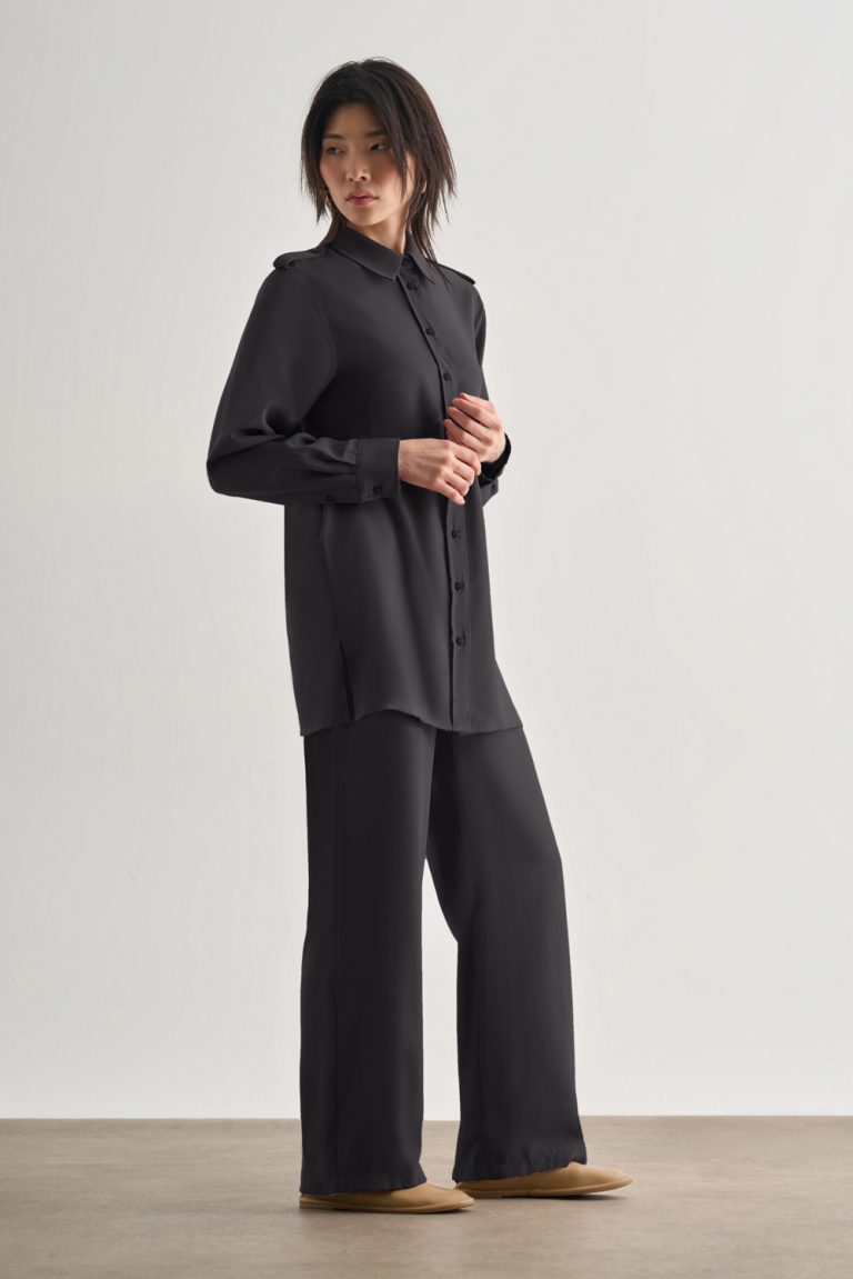 Mizalle Siyah Kemerli Rahat Kesim Modal Pantolon - Mizalle