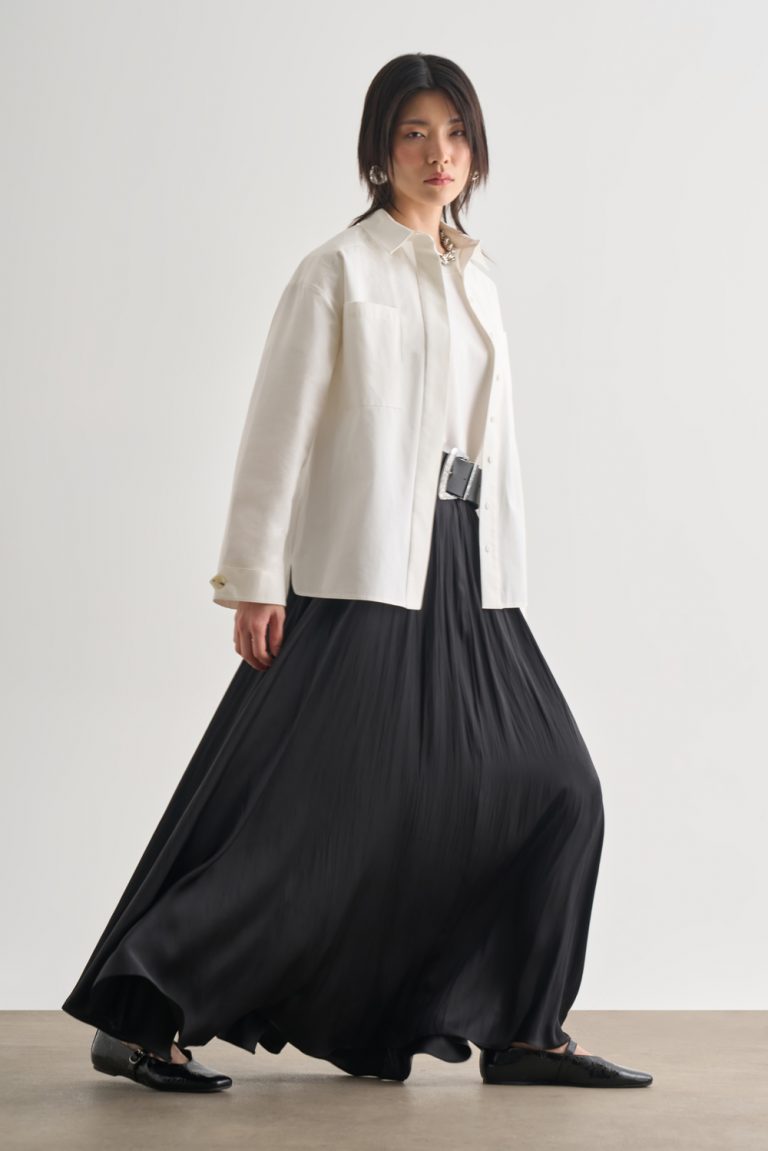 Mizalle Siyah Kırışık Görünümlü Saten Maksi Etek - Mizalle