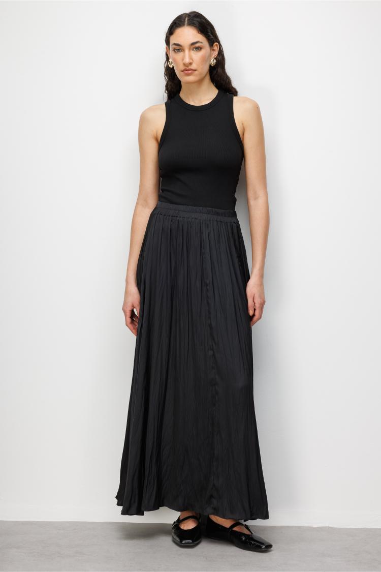 Mizalle Siyah Kırışık Görünümlü Saten Maksi Etek - 3