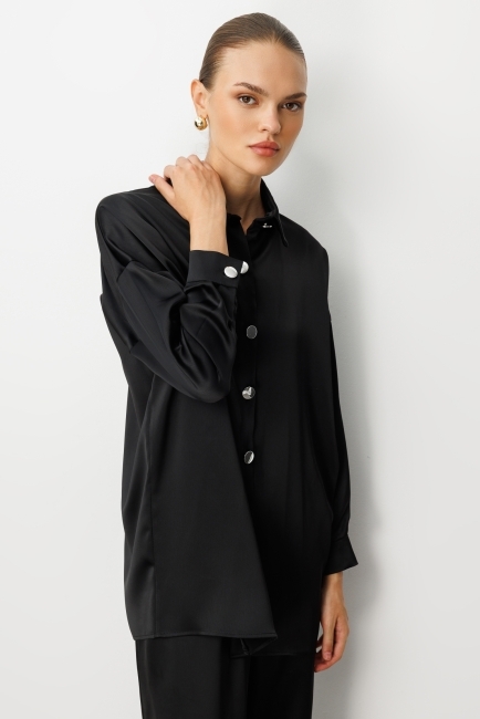 Mizalle Siyah Metal Düğmeli Saten Tunik Gömlek - Mizalle