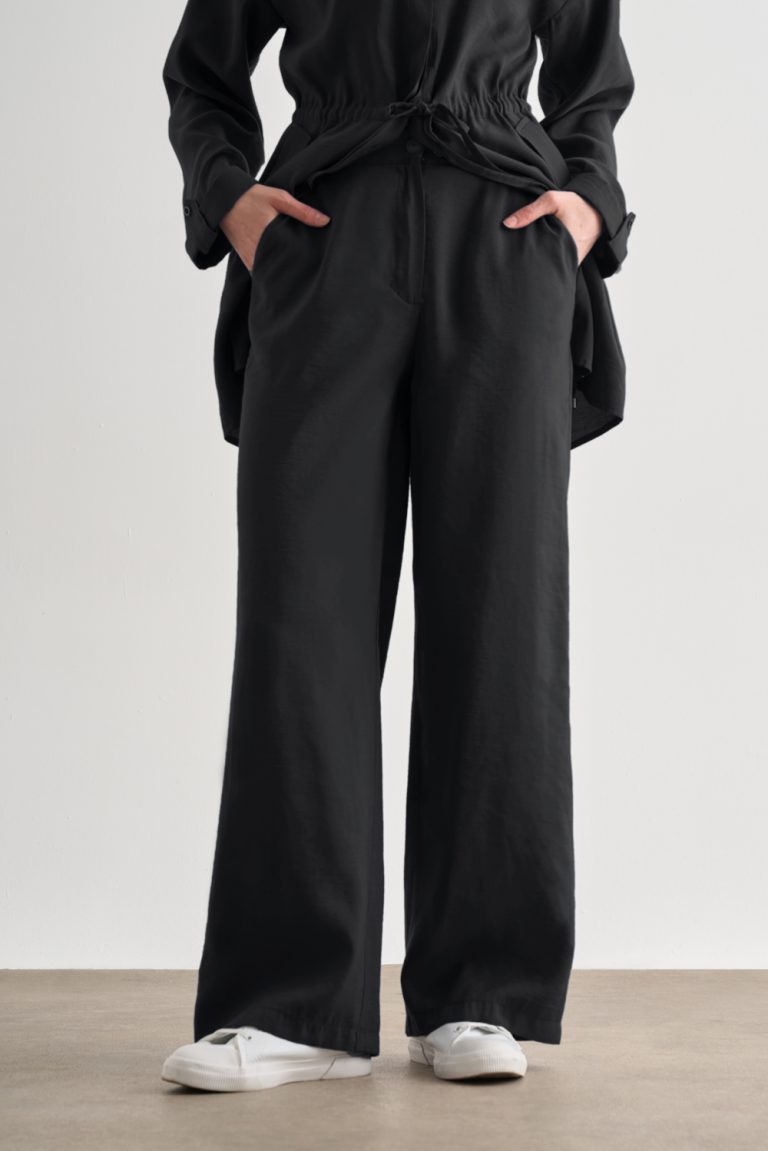 Mizalle Siyah Rahat Kesim Geniş Paçalı Modal Pantolon - Mizalle