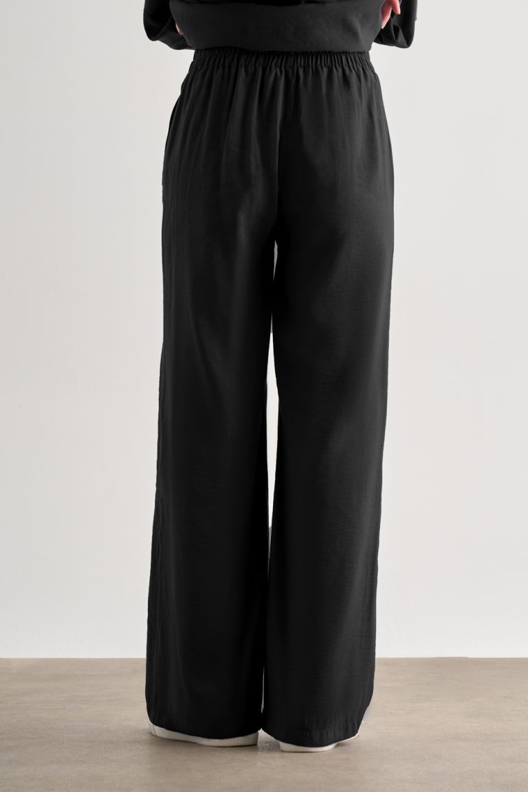 Mizalle Siyah Rahat Kesim Geniş Paçalı Modal Pantolon - Mizalle