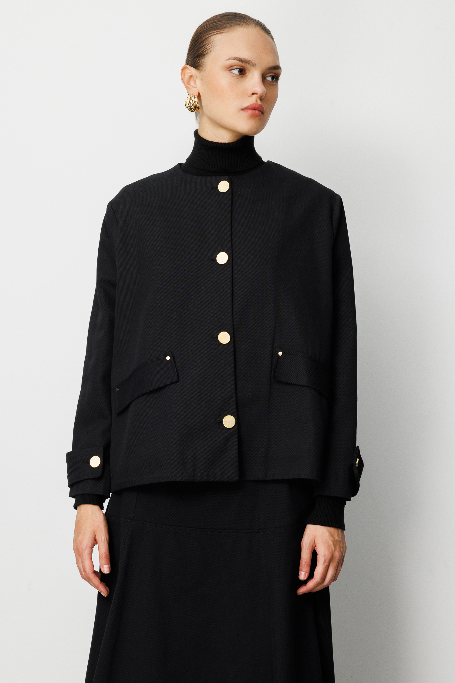 Mizalle Siyah Yuvarlak Yaka Gold Düğmeli Oversize Ceket Mizalle Siyah Yuvarlak Yaka Gold Düğmeli Oversize Ceket