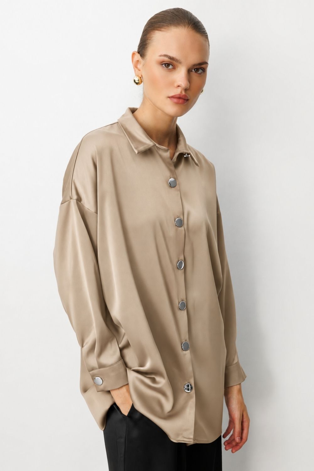 Mizalle Taş Rengi Metal Düğmeli Saten Tunik Gömlek - 2