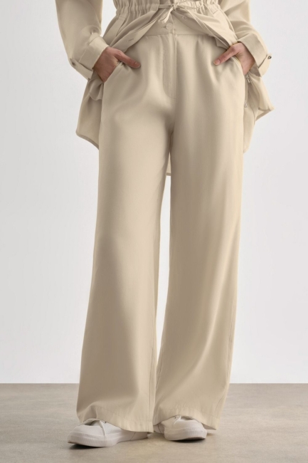 Mizalle - Mizalle Taş Rengi Rahat Kesim Geniş Paçalı Modal Pantolon Mizalle - Mizalle Taş Rengi Rahat Kesim Geniş Paçalı Modal Pantolon