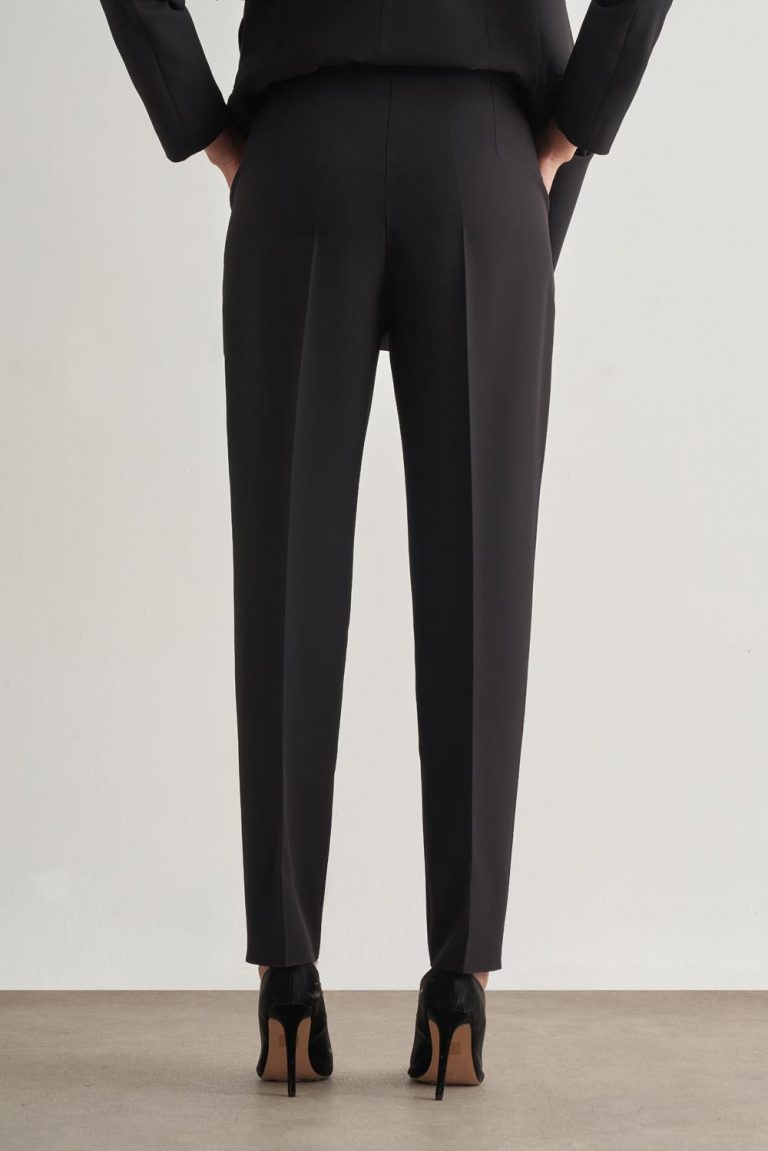 Mizalle Tek Pile Siyah Krep Klasik Pantolon - Mizalle