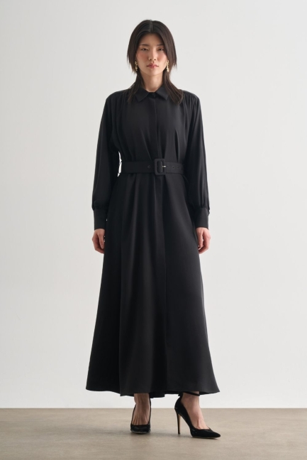 Mizalle - Mizalle Tencel Dokulu Pile Detaylı Kemerli Maksi Siyah Elbise