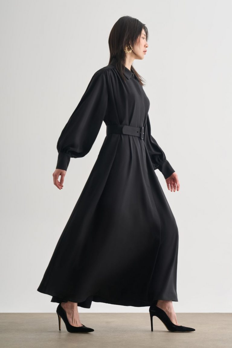 Mizalle Tencel Dokulu Pile Detaylı Kemerli Maksi Siyah Elbise - Mizalle