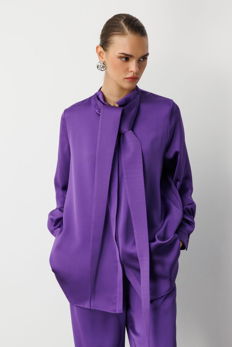 Mizalle Uzun Fular Detaylı Mor Saten Şık Bluz - Mizalle