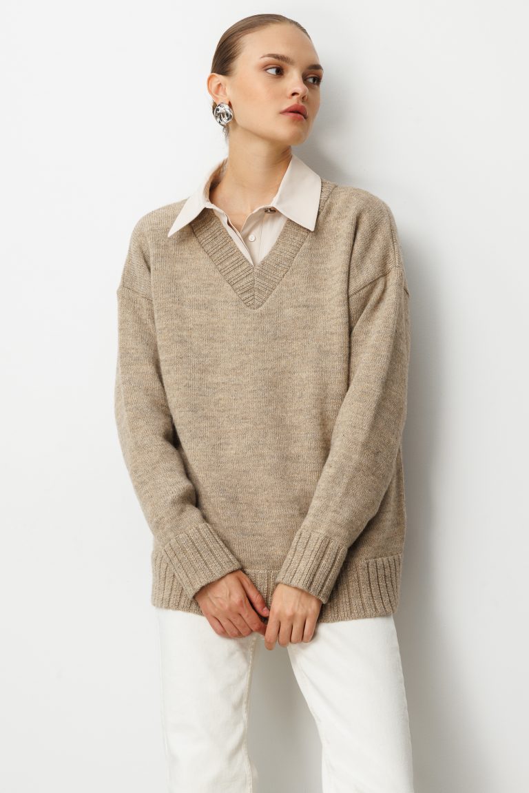 Mizalle V Yaka Oversize Bej Rengi Triko Kazak - Mizalle