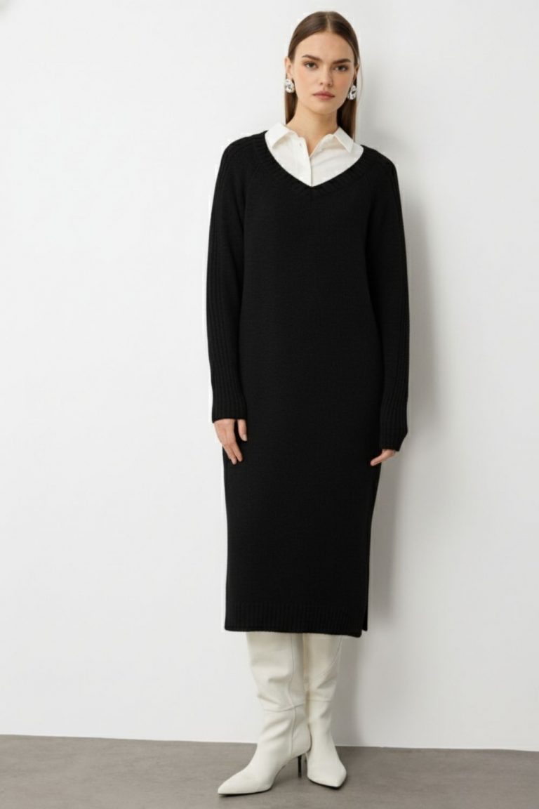 Mizalle V Yaka Oversize Yırtmaçlı Siyah Uzun Triko Elbise - Mizalle