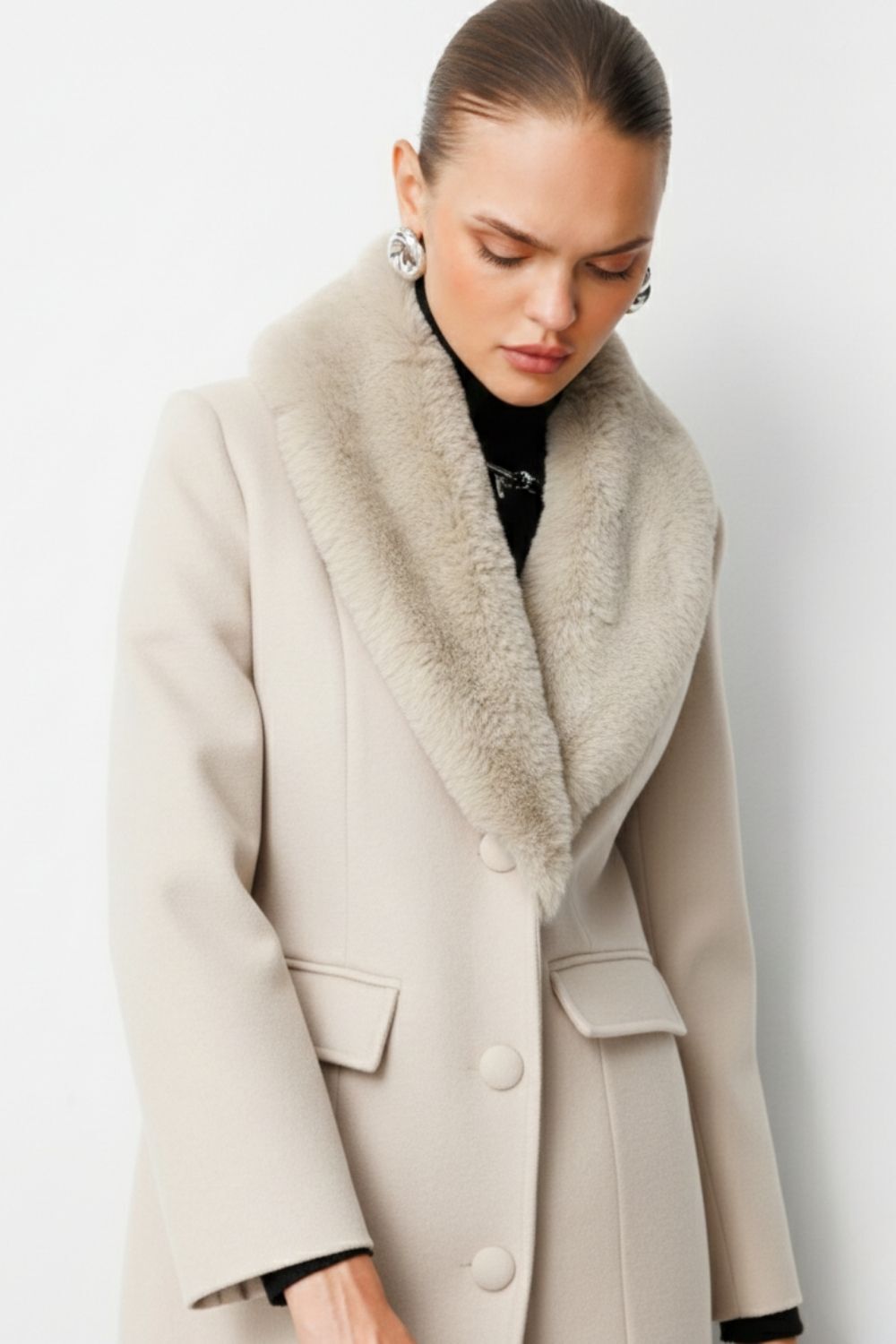 Mizalle Yakası Kürklü Uzun Bej Rengi Yünlü Kaşe Palto - 3