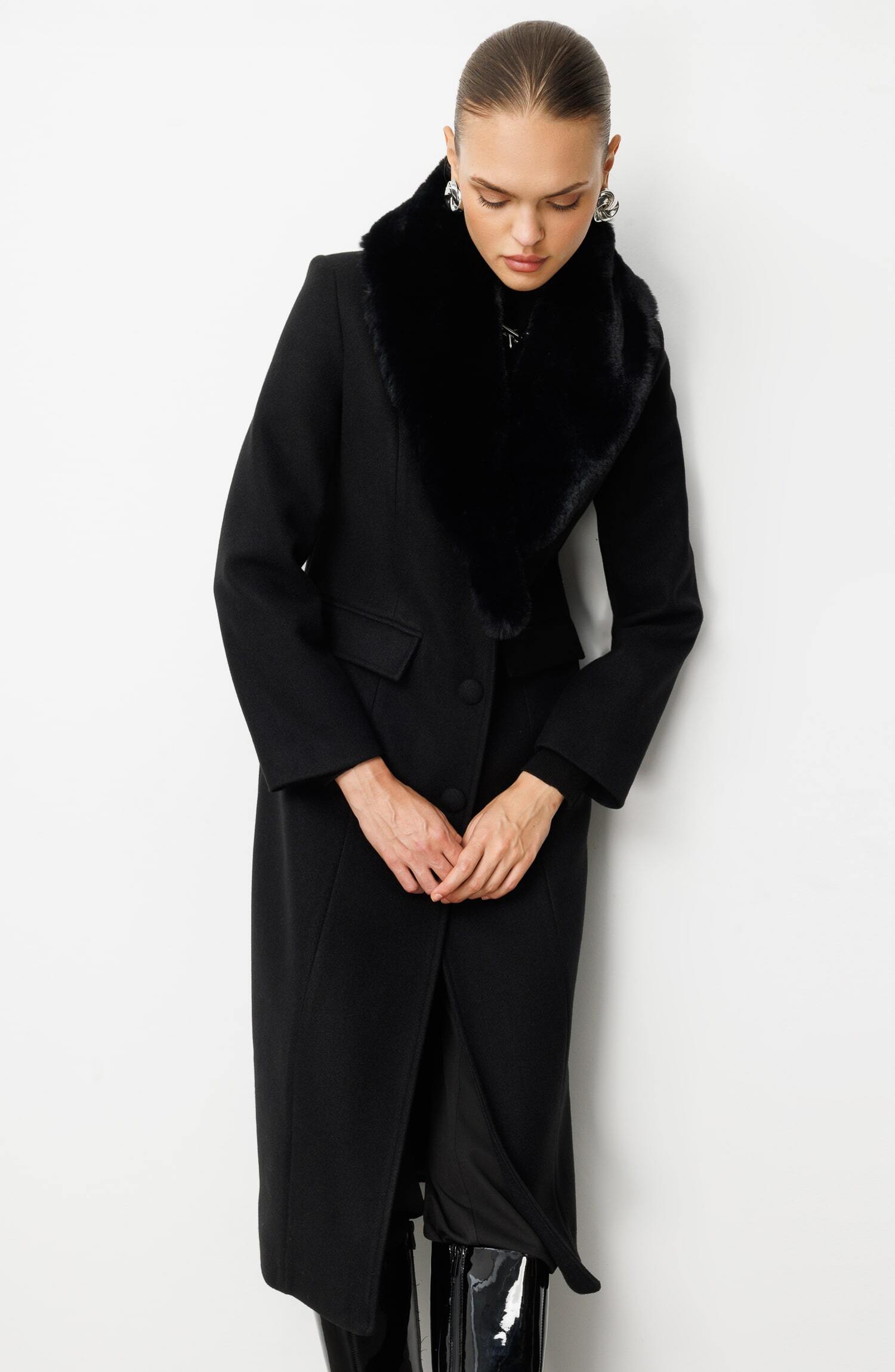 Mizalle Yakası Kürklü Uzun Siyah Yünlü Kaşe Palto - 5