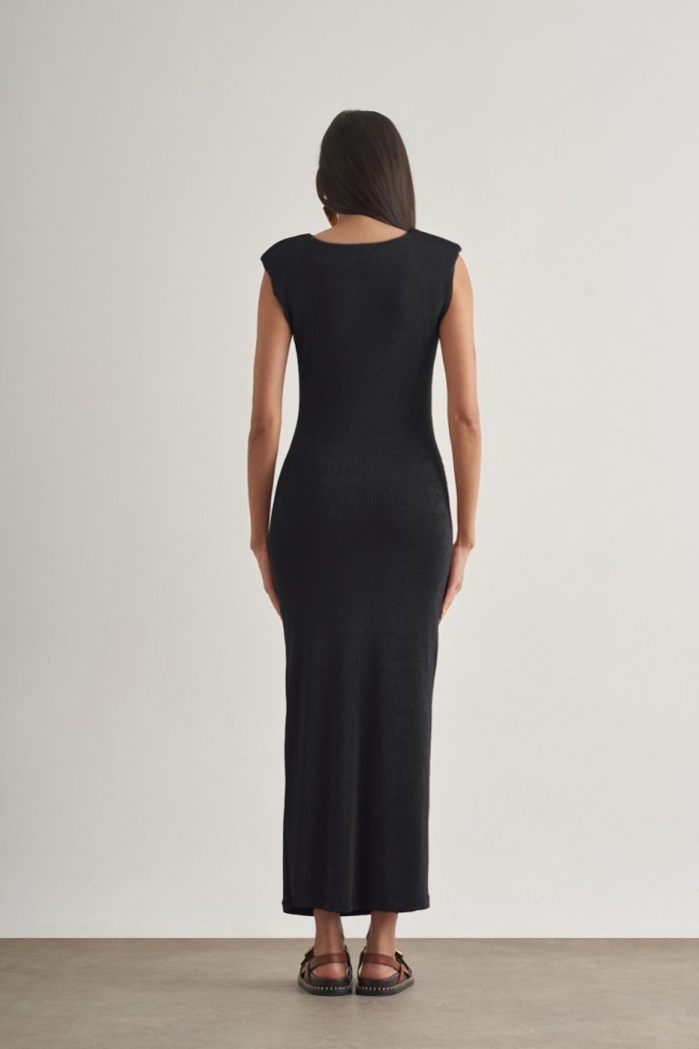 Mizalle Yan büzgü Detaylı Vatkalı Uzun Kolsuz Siyah Bodycon Elbise - Mizalle