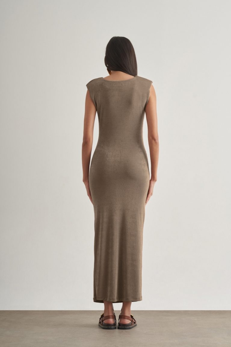 Mizalle Yan büzgü Detaylı Vatkalı Uzun Kolsuz Vizon Bodycon Elbise - Mizalle