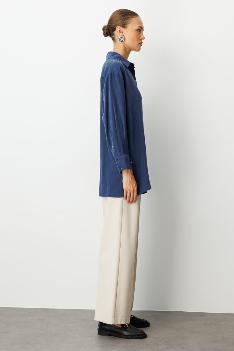 Mizalle Yan Düğmeli İndigo Mavi Cupro Tunik - Mizalle