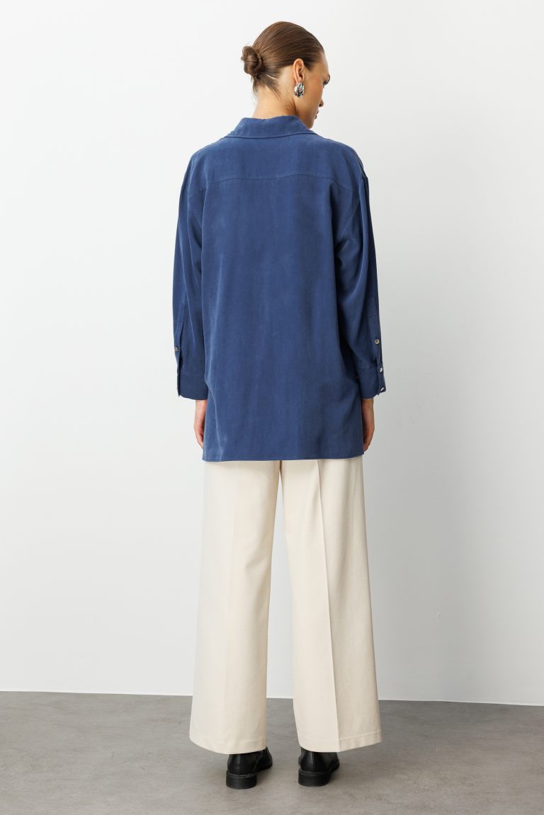 Mizalle Yan Düğmeli İndigo Mavi Cupro Tunik - Mizalle