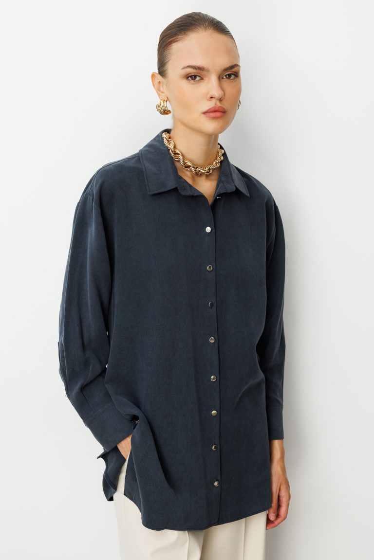 Mizalle Yan Düğmeli Siyah Cupro Tunik - Mizalle