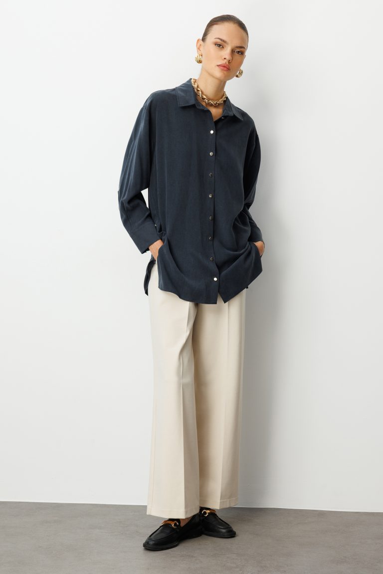 Mizalle Yan Düğmeli Siyah Cupro Tunik - Mizalle