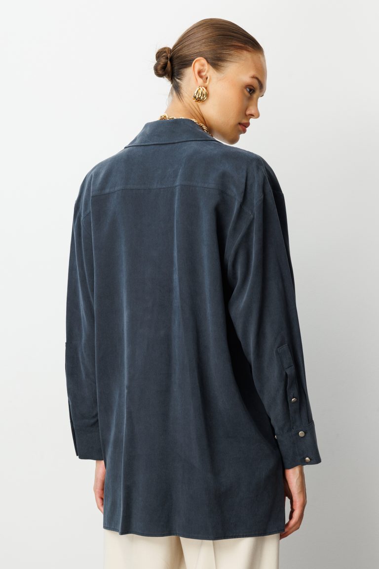 Mizalle Yan Düğmeli Siyah Cupro Tunik - Mizalle