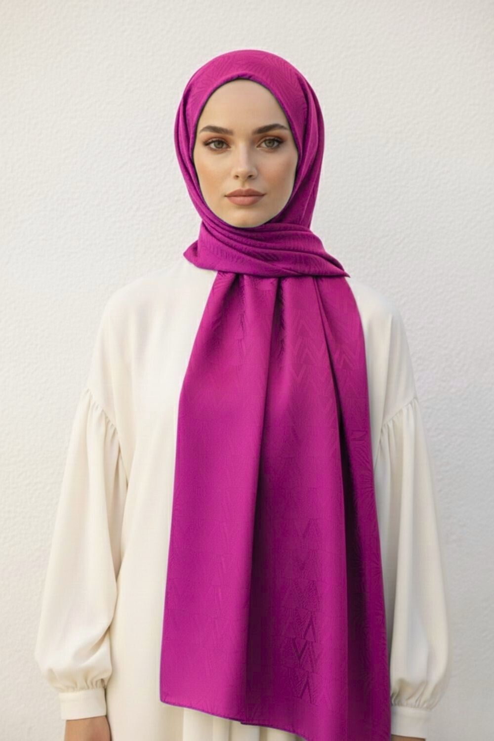 Mizalle & YAQA Filigran Desenli Jakarlı Fuşya Şal - Mizalle