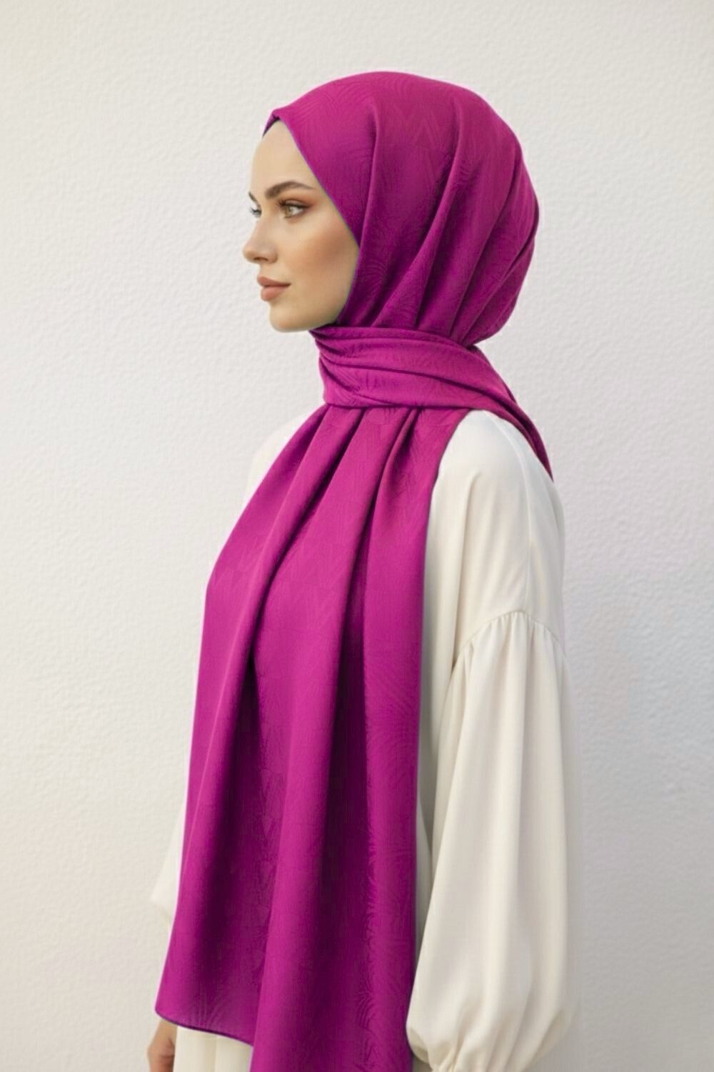 Mizalle & YAQA Filigran Desenli Jakarlı Fuşya Şal - Mizalle