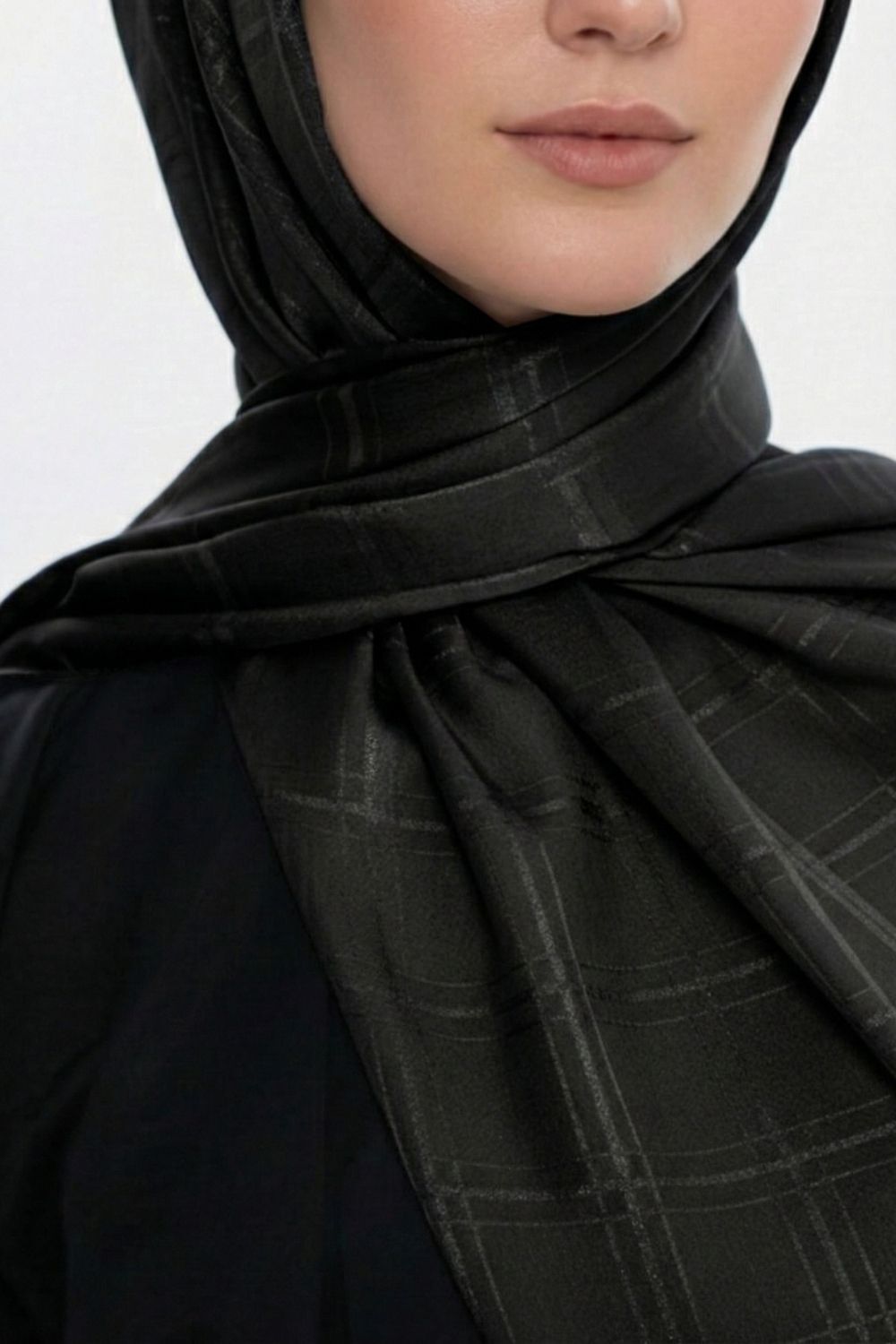 Mizalle & YAQA Kare Desen Jakarlı Siyah Şal - Mizalle