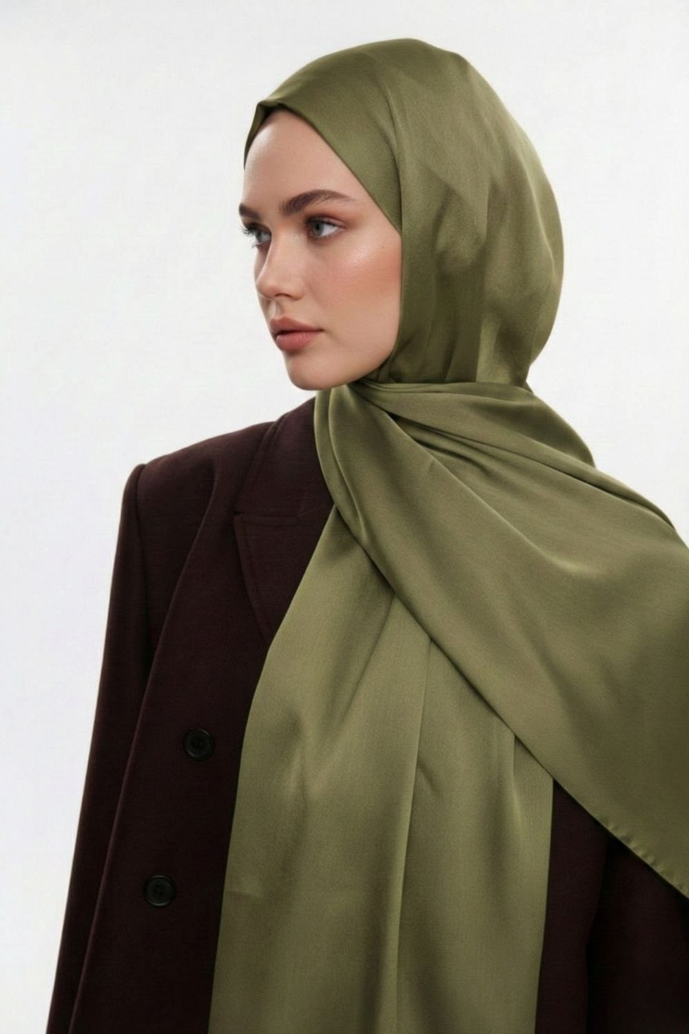 Mizalle & YAQA Özel Saten Dokulu Haki Yeşil Şal - Mizalle