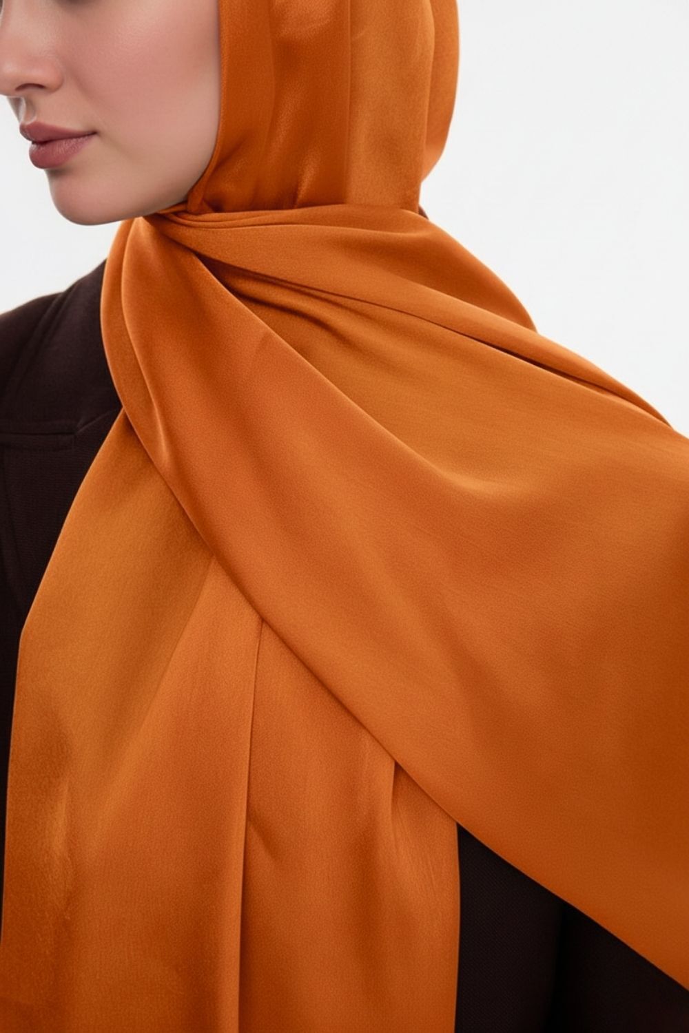 Mizalle & YAQA Özel Saten Dokulu Turuncu Şal - Mizalle