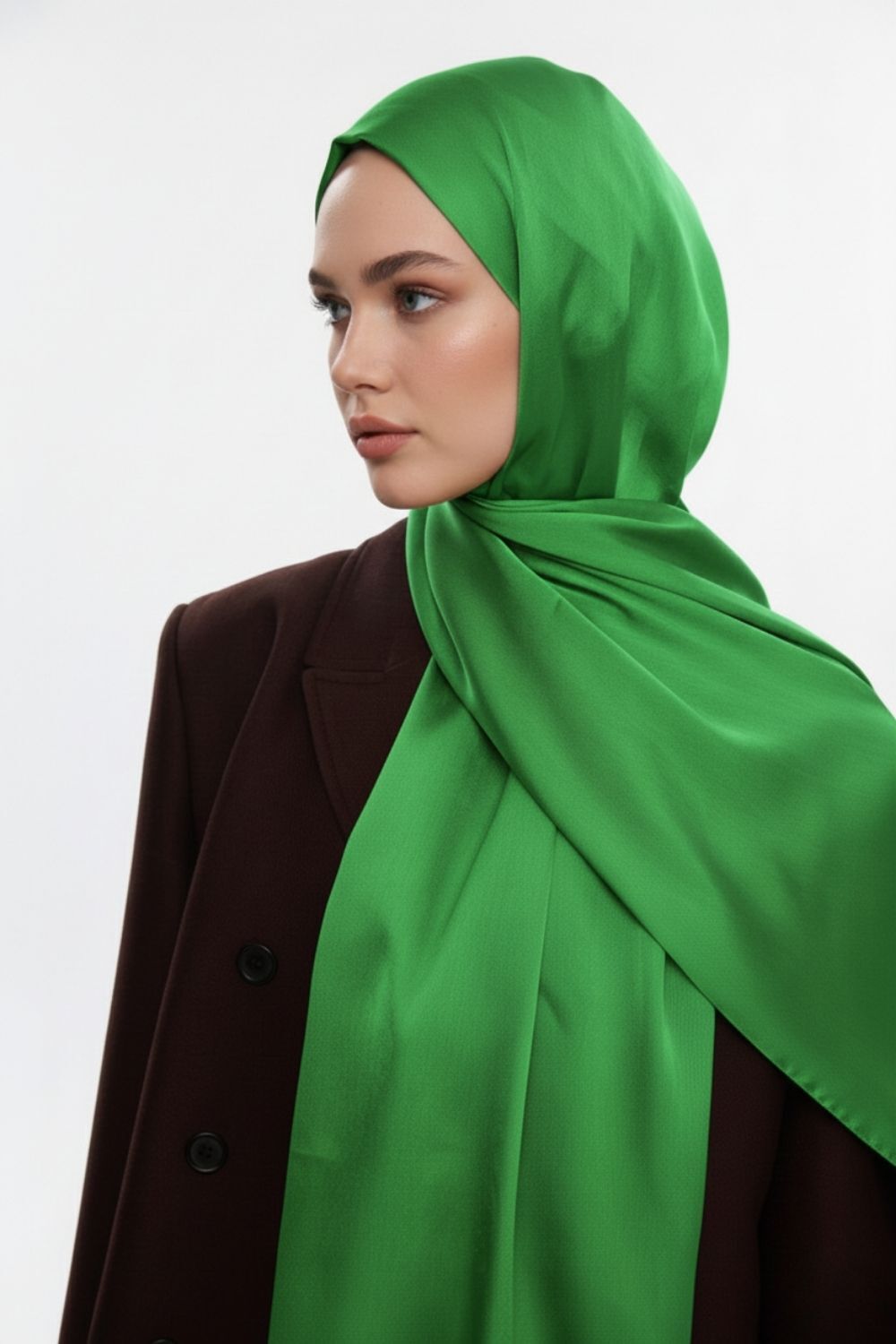 Mizalle & YAQA Özel Saten Dokulu Yeşil Şal - Mizalle