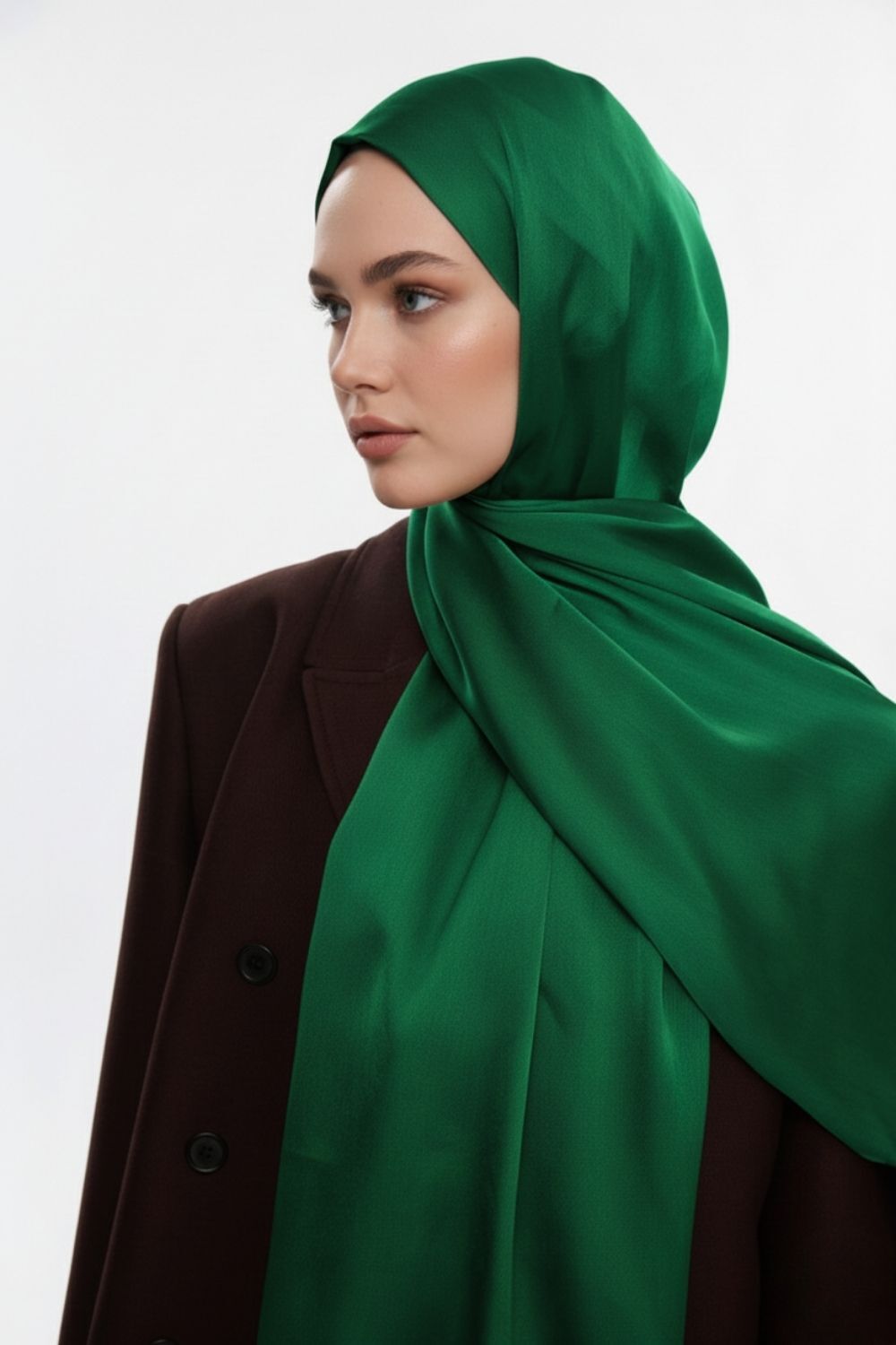 Mizalle & YAQA Özel Saten Dokulu Zümrüt Yeşili Şal - 1