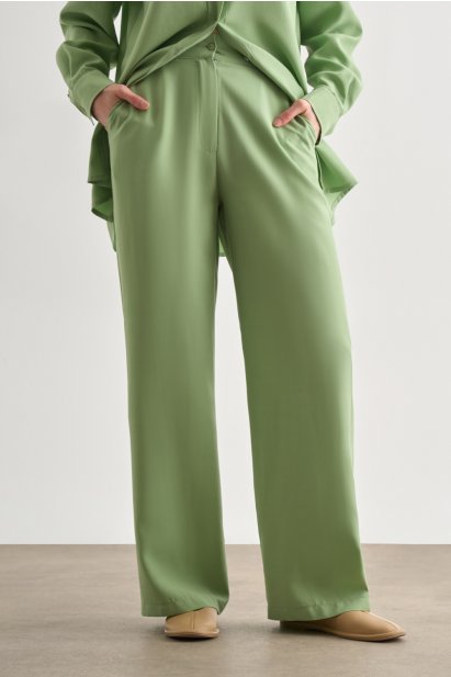 Mizalle Yeşil Kemerli Rahat Kesim Modal Pantolon - Mizalle