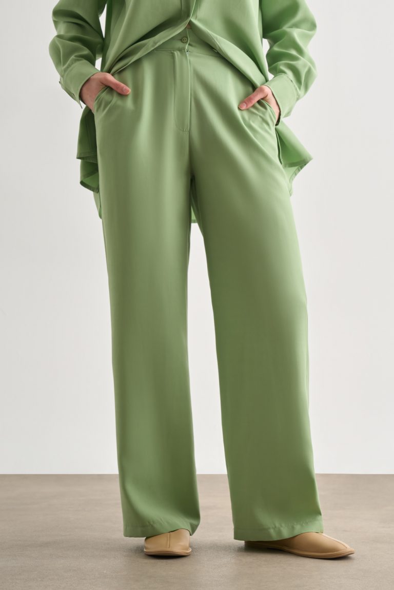 Mizalle Yeşil Kemerli Rahat Kesim Modal Pantolon - Mizalle