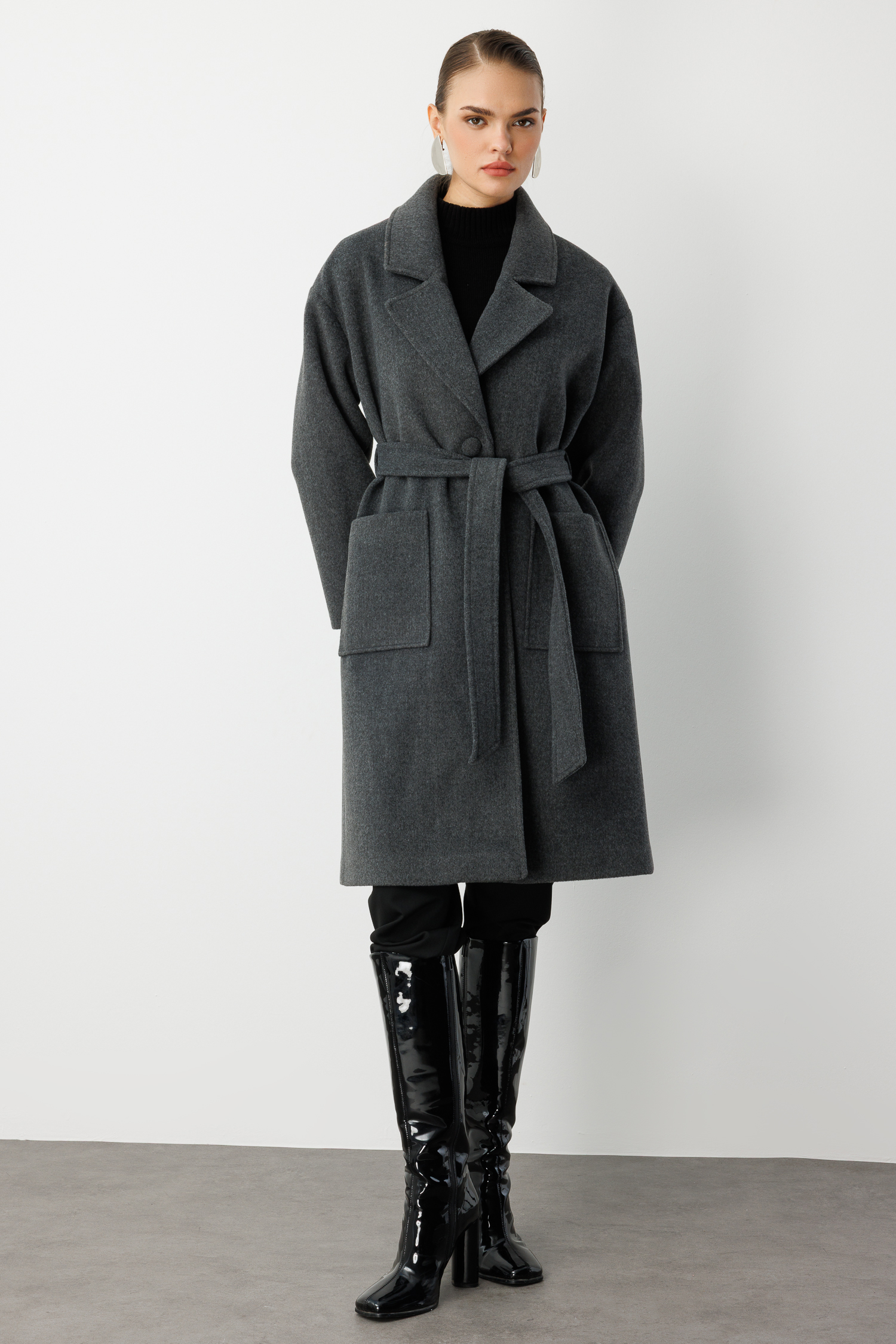 Mizalle Yünlü Kaşe Doku Torba Cepli Basic Antrasit Kaban - Mizalle