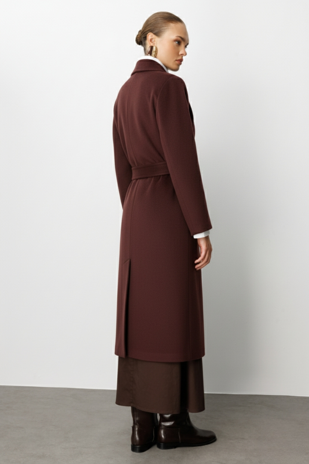 Mizalle Yünlü Kaşe Dokulu Mürdüm Rengi Uzun Trençkot Kaban