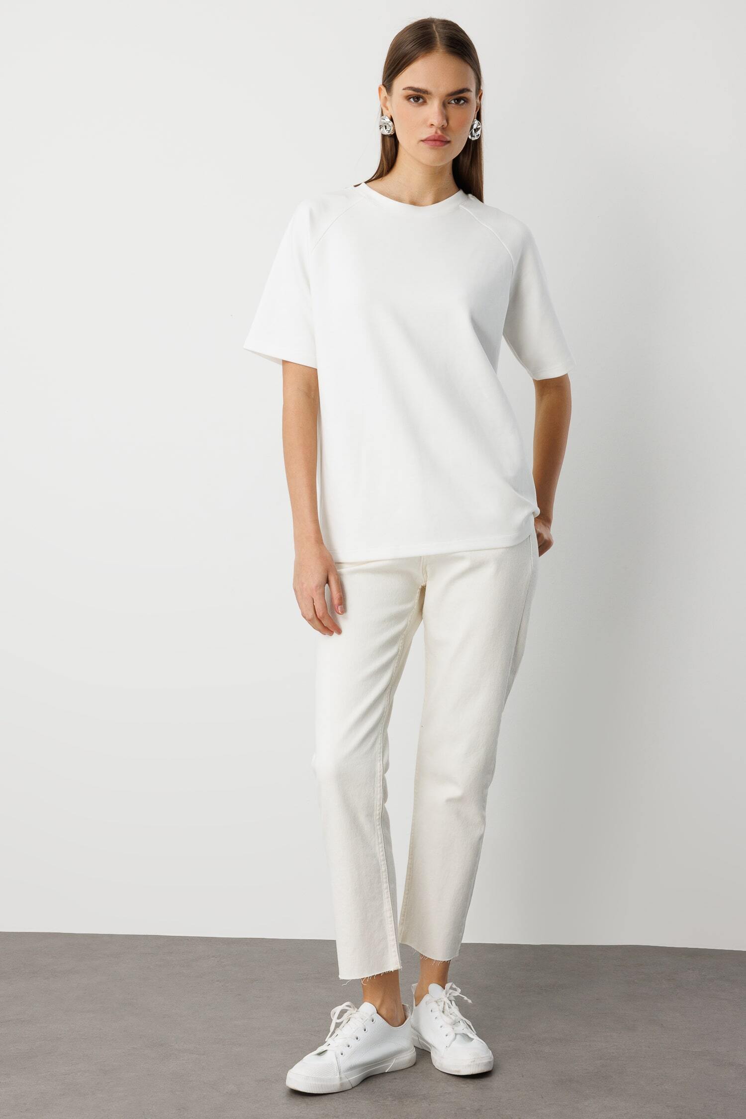 Mizalle Yuvarla Yaka Yumuşak Dokulu Reglan Kol Ekru Tişört - Mizalle