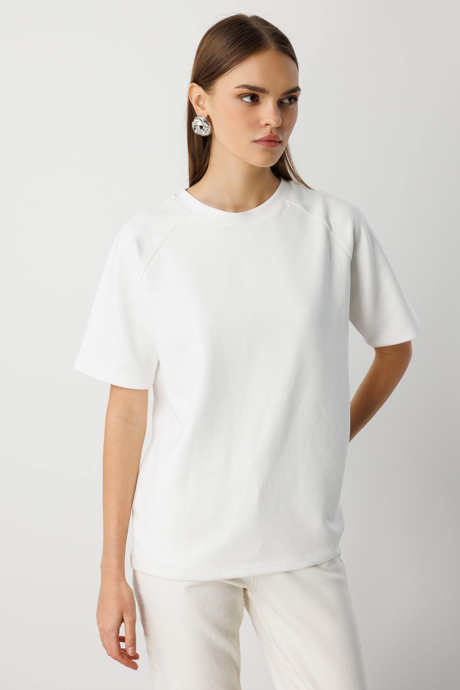 Mizalle Yuvarla Yaka Yumuşak Dokulu Reglan Kol Ekru Tişört - 1