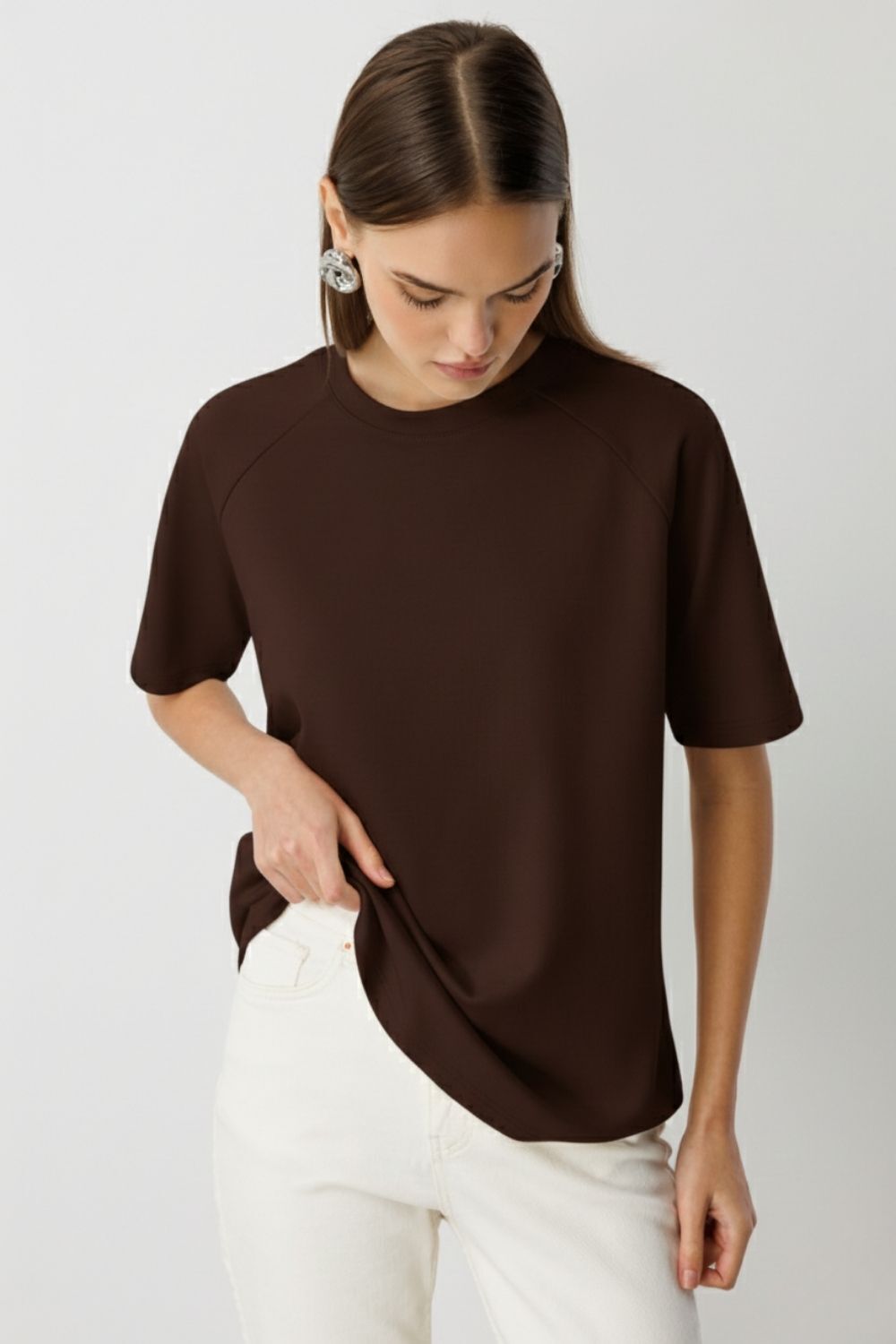 Mizalle Yuvarla Yaka Yumuşak Dokulu Reglan Kol Kahverengi Tişört - Mizalle