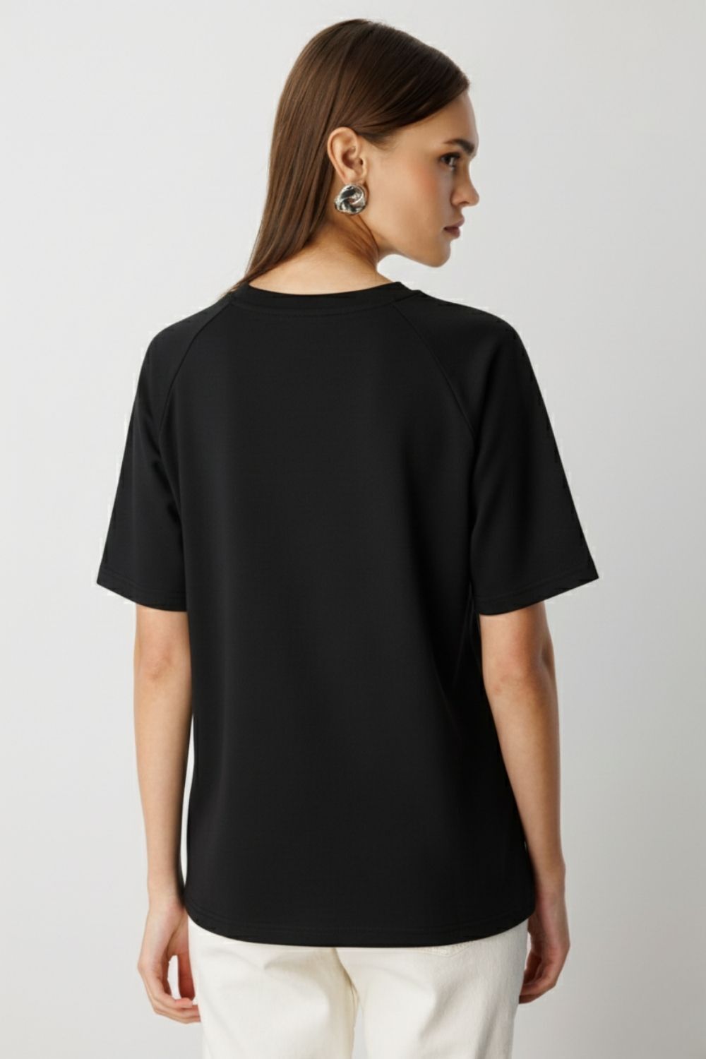 Mizalle Yuvarla Yaka Yumuşak Dokulu Reglan Kol Siyah Tişört - 4