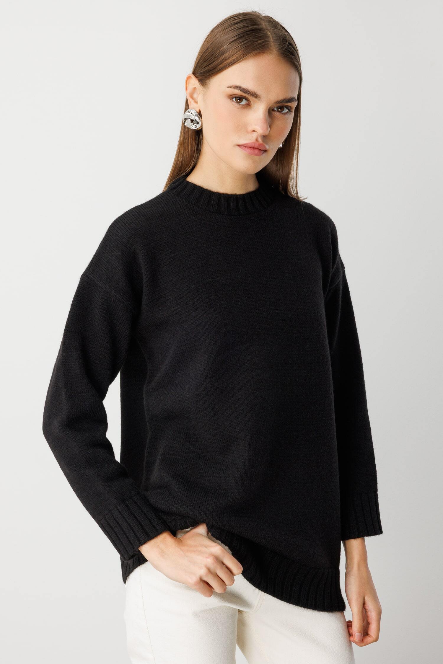 Mizalle Yuvarlak Yaka Oversize Siyah Triko Kazak - Mizalle