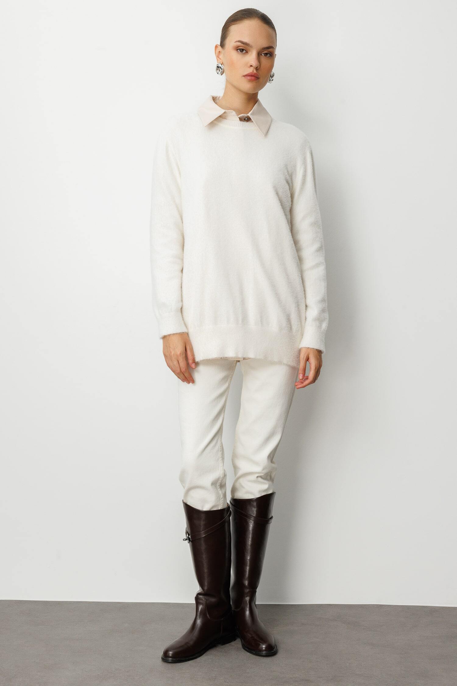 Mizalle Yuvarlak Yaka Oversize Yumuşak Dokulu Ekru Triko Kazak - Mizalle