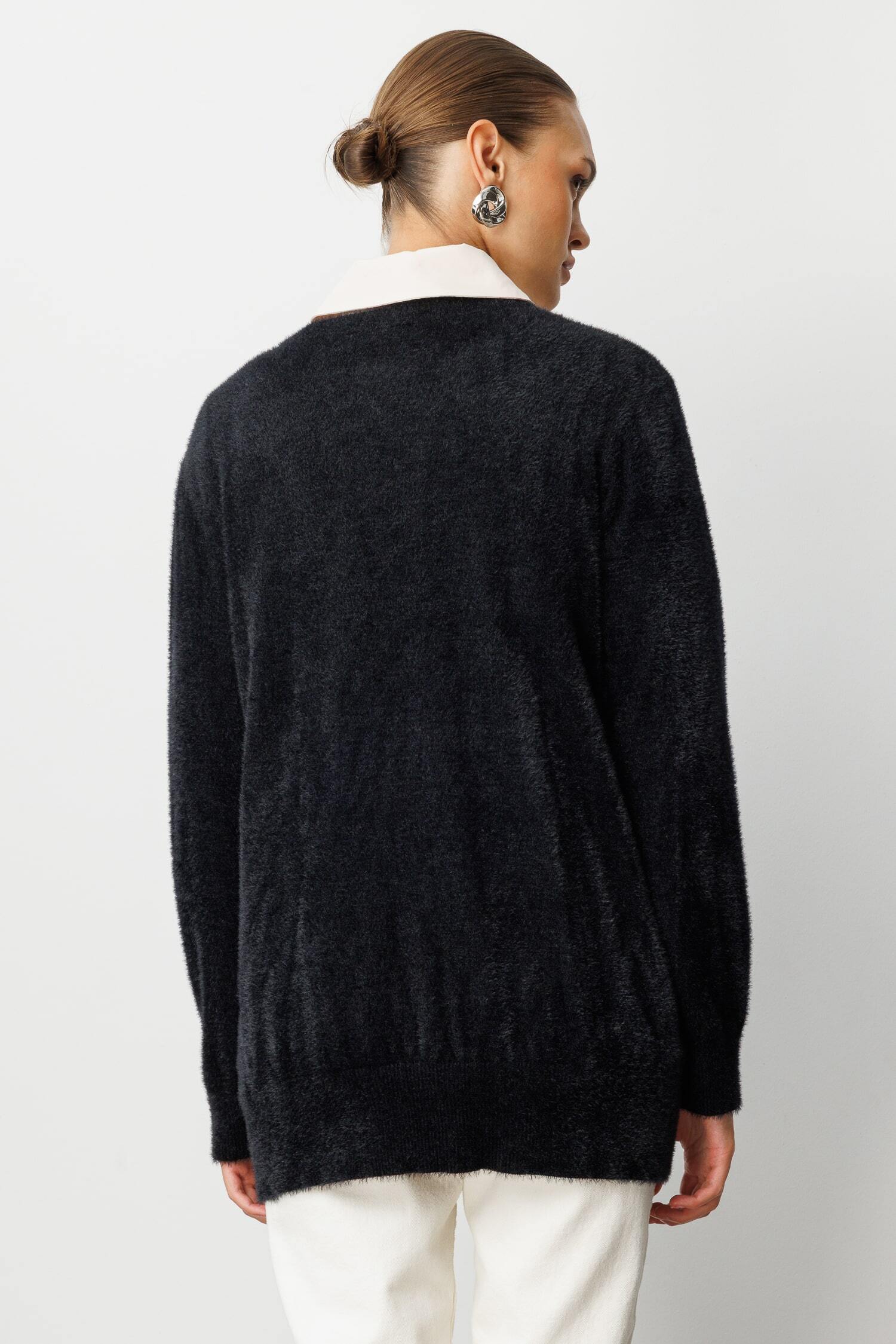 Mizalle Yuvarlak Yaka Oversize Yumuşak Dokulu Siyah Triko Kazak - Mizalle