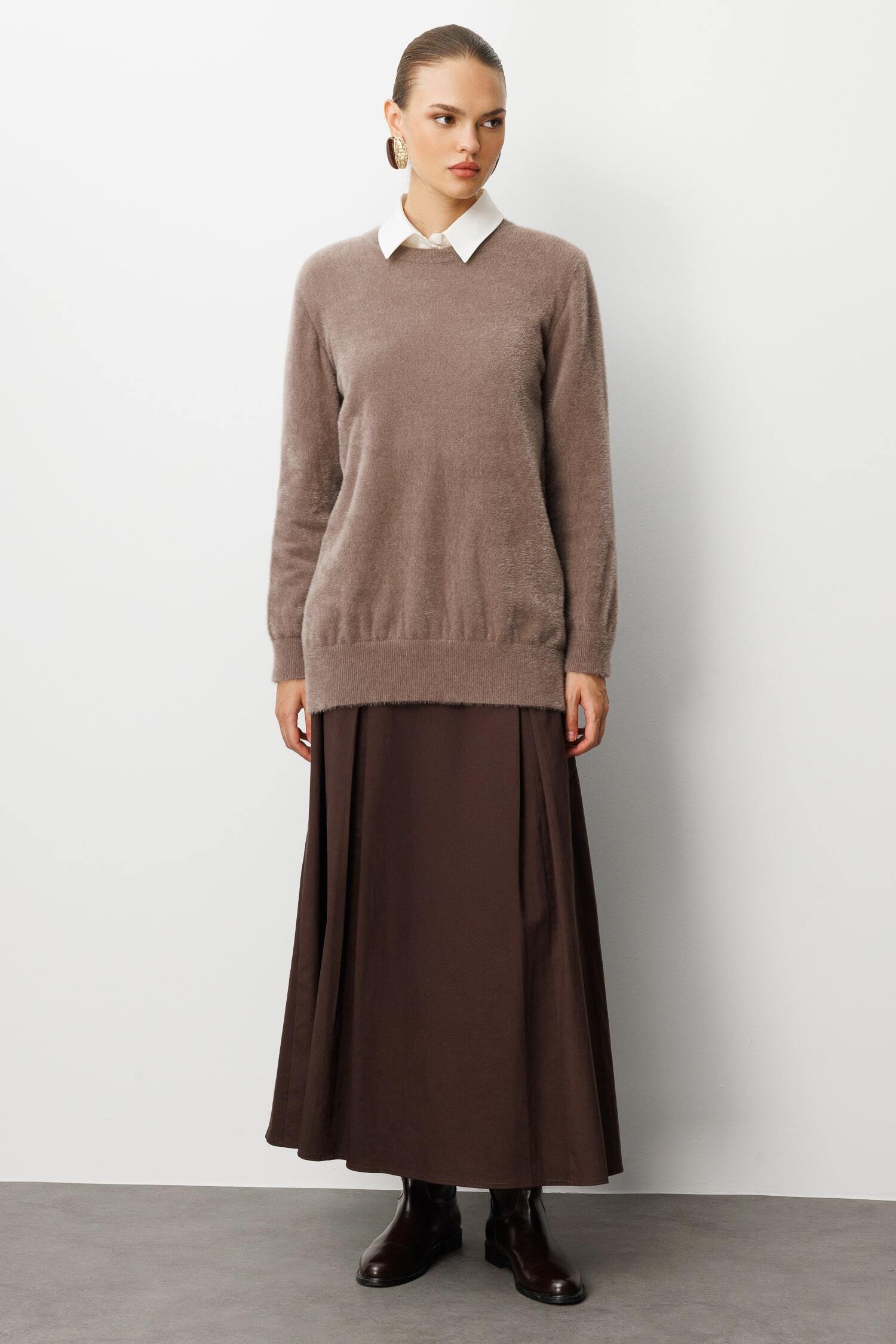 Mizalle Yuvarlak Yaka Oversize Yumuşak Dokulu Vizon Rengi Triko Kazak - Mizalle