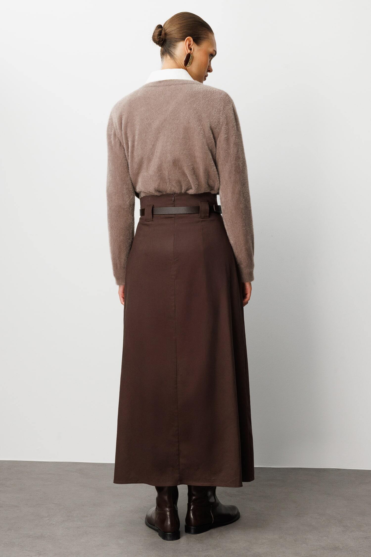 Mizalle Yuvarlak Yaka Oversize Yumuşak Dokulu Vizon Rengi Triko Kazak - Mizalle