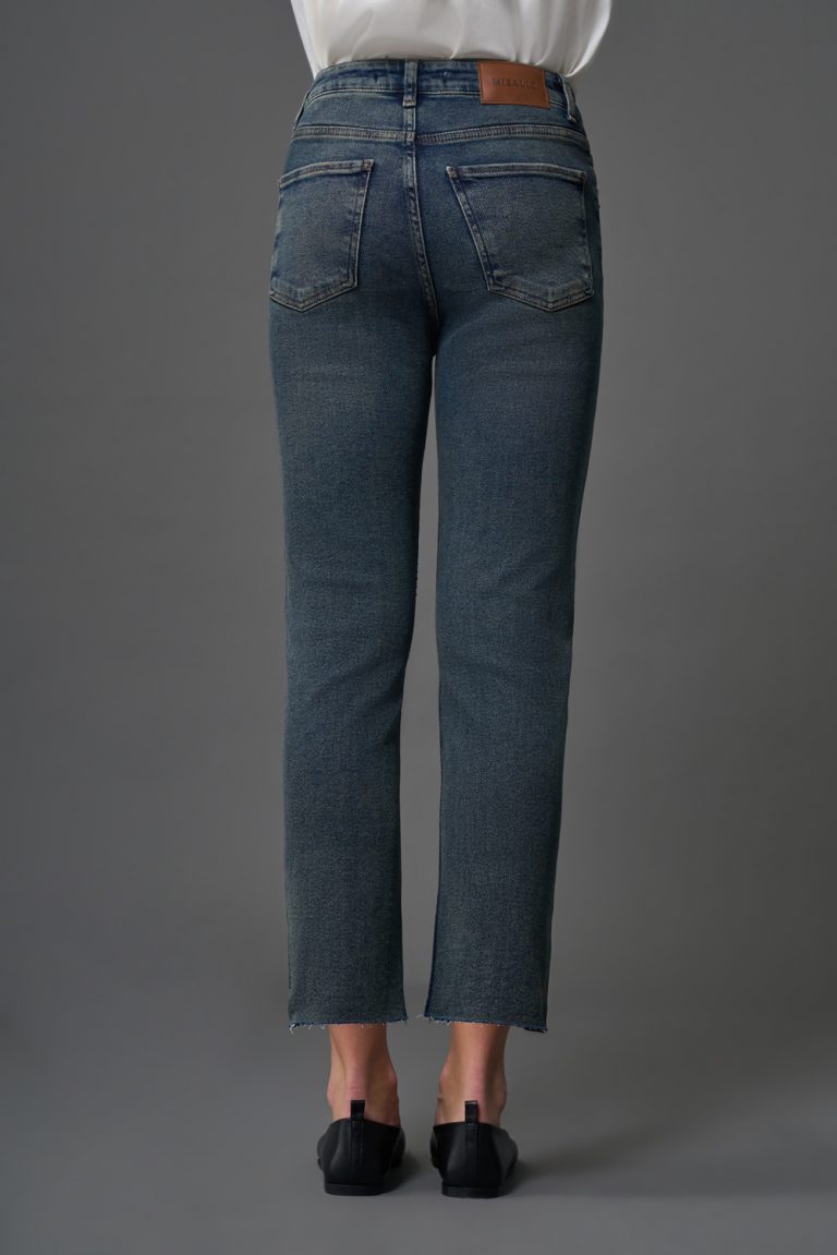 Mizalle Dar Kesim Taş İşli Lacivert Straight Fit Denim Pantolon - Mizalle